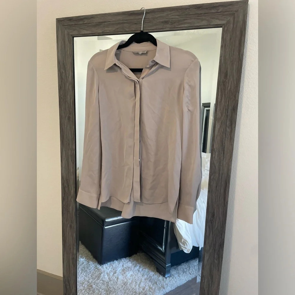 Vince. Cream long sleeve silk button up blouse